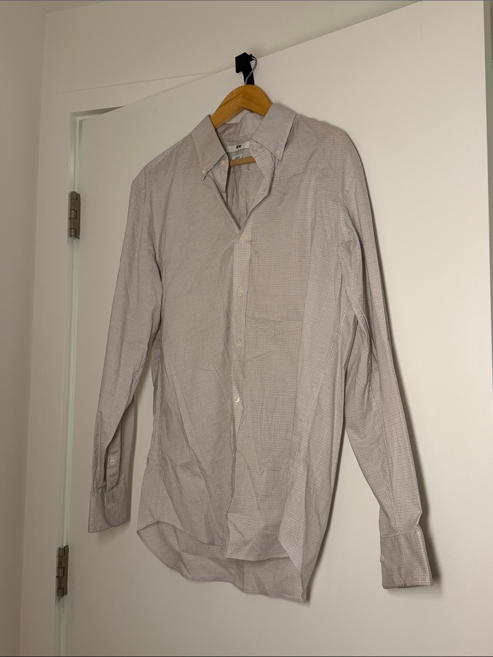 Uniqlo Men's Light Gray Micro-Check Dress Shirt